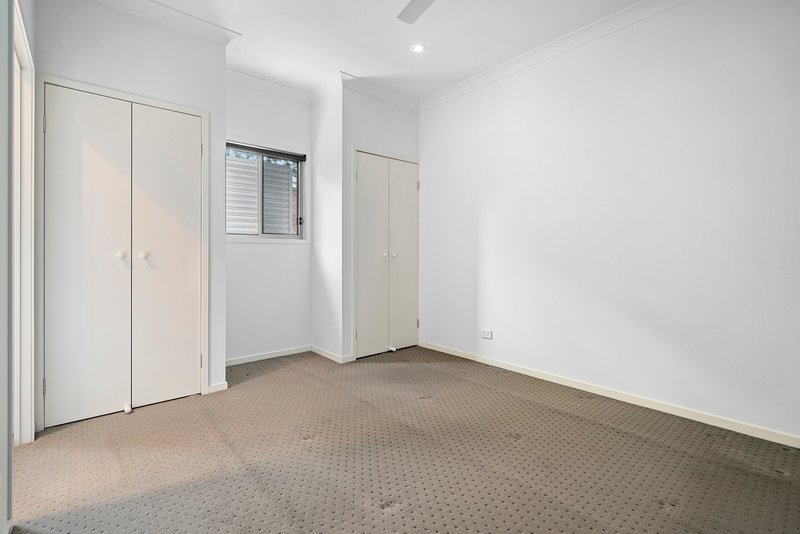 Photo - 1/66 Days Avenue, Yeronga QLD 4104 - Image 7