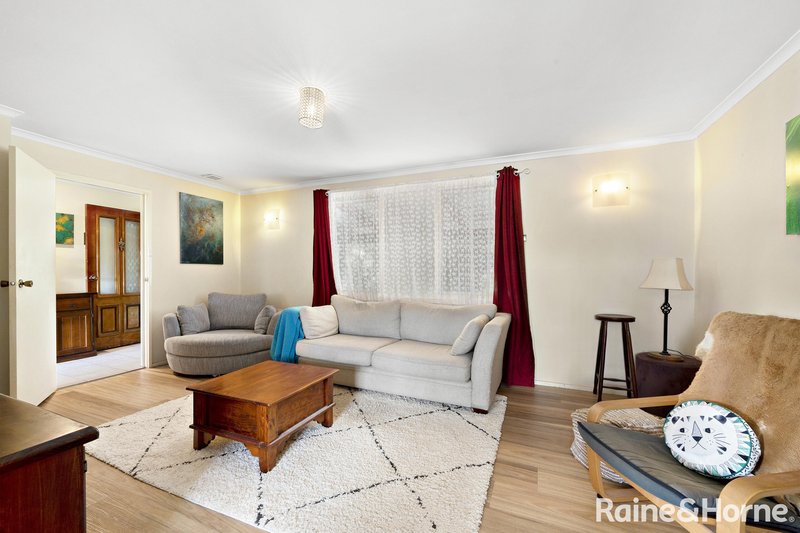 Photo - 166 Donald Road, Karabar NSW 2620 - Image 3