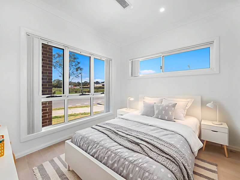 Photo - 166 Fourth Avenue, Austral NSW 2179 - Image 4