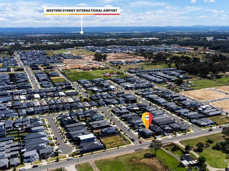 Photo - 166 Fourth Avenue, Austral NSW 2179 - Image 9