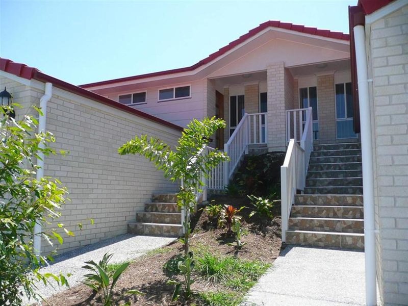 Photo - 1/66 Hawkesbury Avenue, Pacific Pines QLD 4211 - Image 2