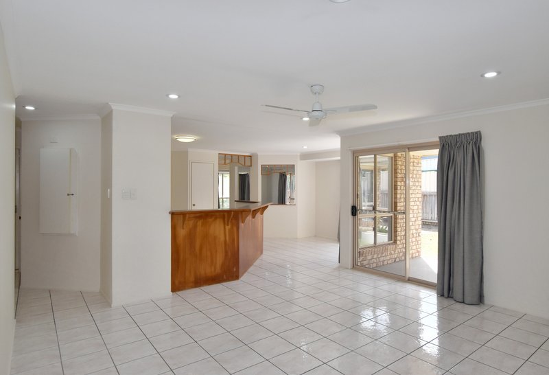 Photo - 166 J Hickey Avenue, Clinton QLD 4680 - Image 7