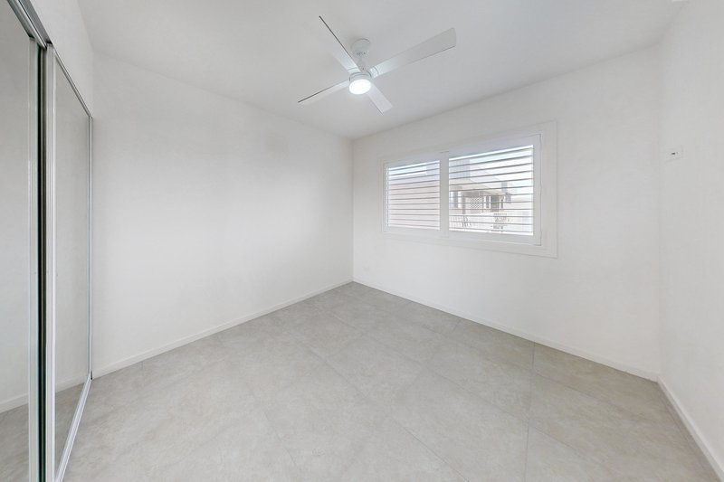 Photo - 1/66 Kirkland Avenue, Coorparoo QLD 4151 - Image 4