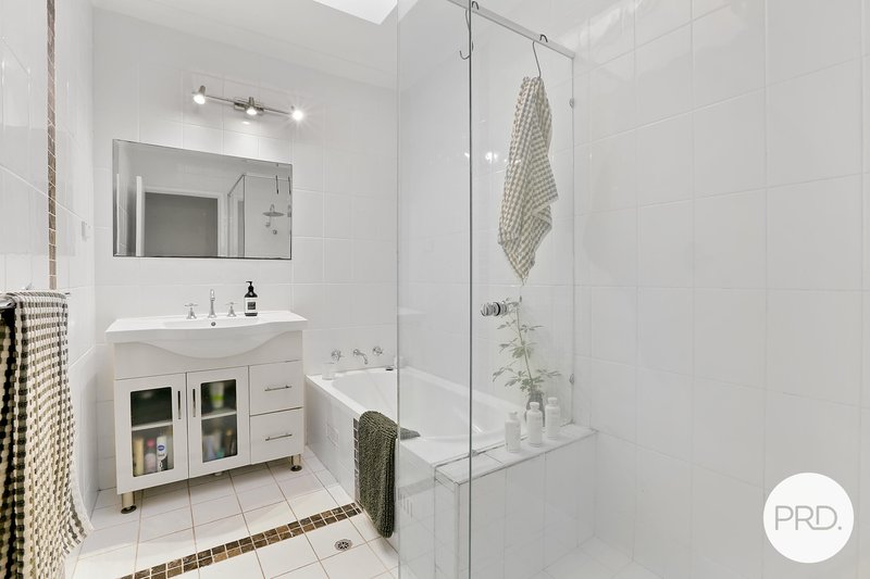 Photo - 166 Lakelands Drive, Dapto NSW 2530 - Image 7