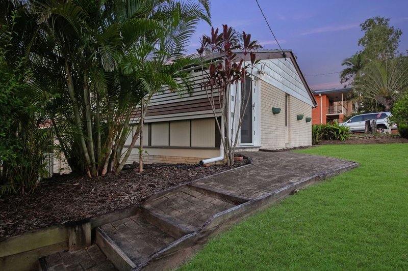 Photo - 166 Patricks Road, Ferny Hills QLD 4055 - Image 7