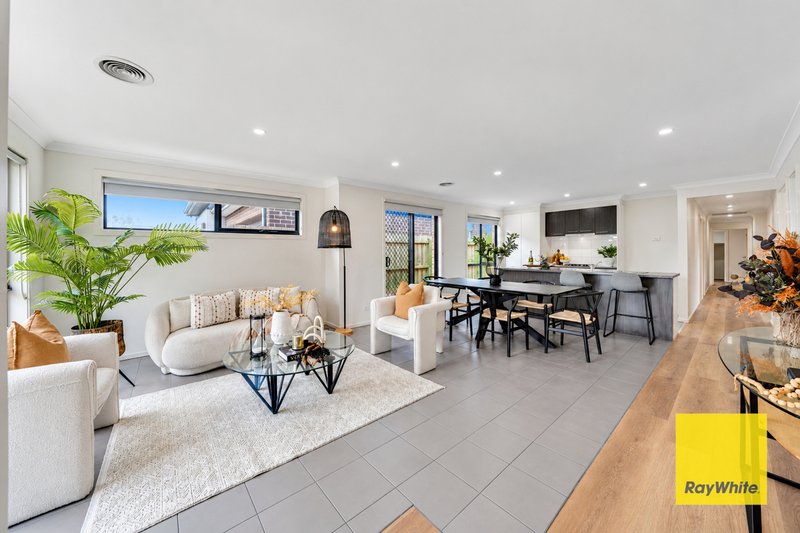 Photo - 166 Riversdale Drive, Tarneit VIC 3029 - Image 4