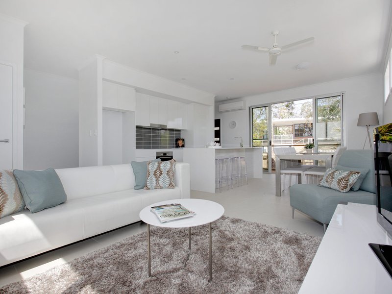 Photo - 1/66 Skew Street, Sherwood QLD 4075 - Image 2