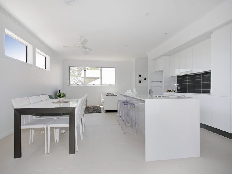 Photo - 1/66 Skew Street, Sherwood QLD 4075 - Image 4