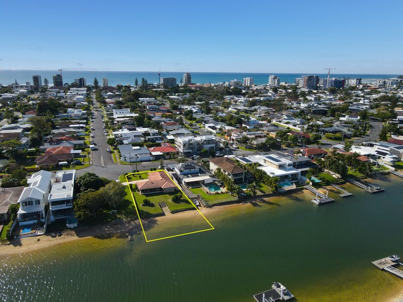 Photo - 166 Tahiti Avenue, Palm Beach QLD 4221 - Image 2