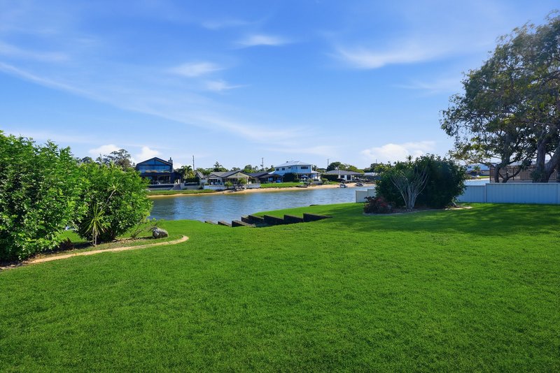 Photo - 166 Tahiti Avenue, Palm Beach QLD 4221 - Image 5