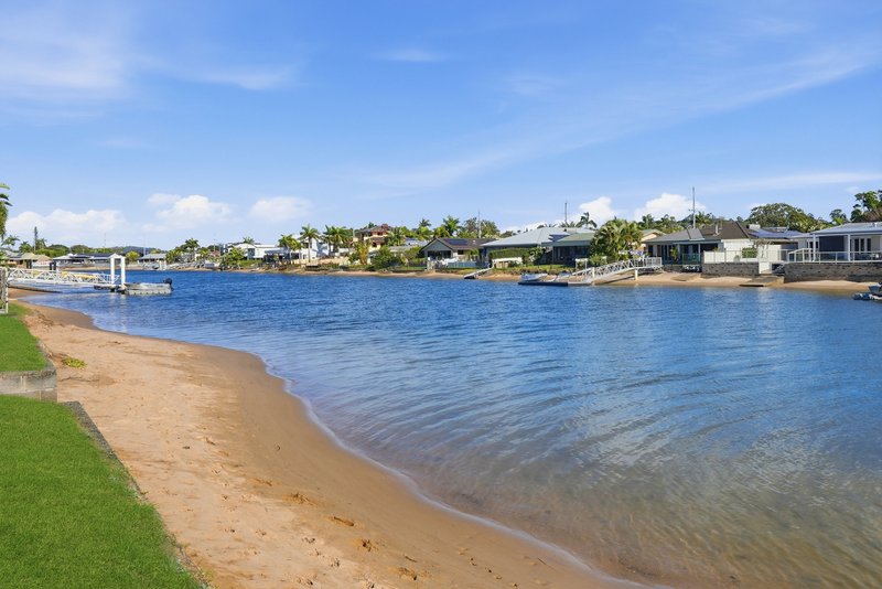Photo - 166 Tahiti Avenue, Palm Beach QLD 4221 - Image 8