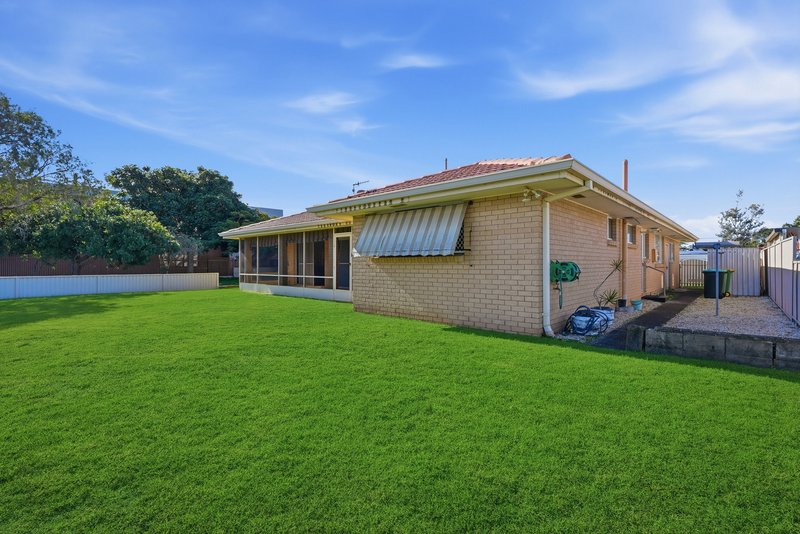 Photo - 166 Tahiti Avenue, Palm Beach QLD 4221 - Image 11