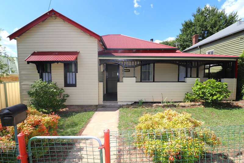 Photo - 166 Wentworth Street, Glen Innes NSW 2370 - Image 2