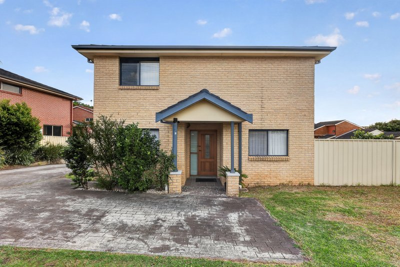 Photo - 1/67 Canterbury Road, Glenfield NSW 2167 - Image 2