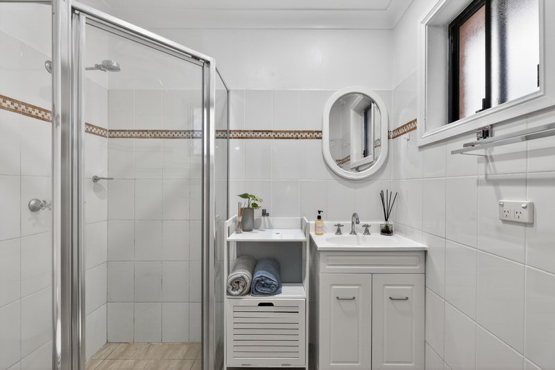 Photo - 1/67 Canterbury Road, Glenfield NSW 2167 - Image 9