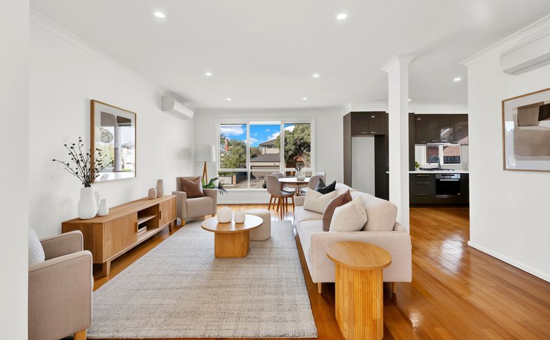 Photo - 1/67 Livingstone Street, Ivanhoe VIC 3079 - Image 2
