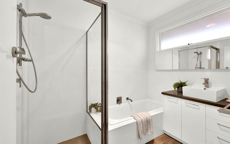 Photo - 1/67 Livingstone Street, Ivanhoe VIC 3079 - Image 8