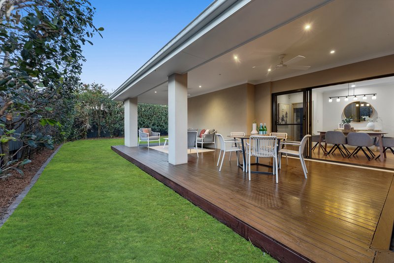 Photo - 167 Nicklaus Parade, North Lakes QLD 4509 - Image 4