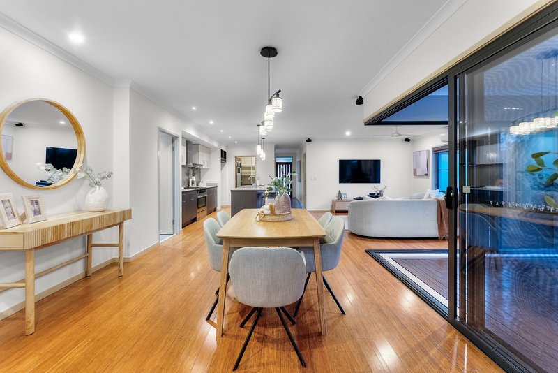 Photo - 167 Nicklaus Parade, North Lakes QLD 4509 - Image 12
