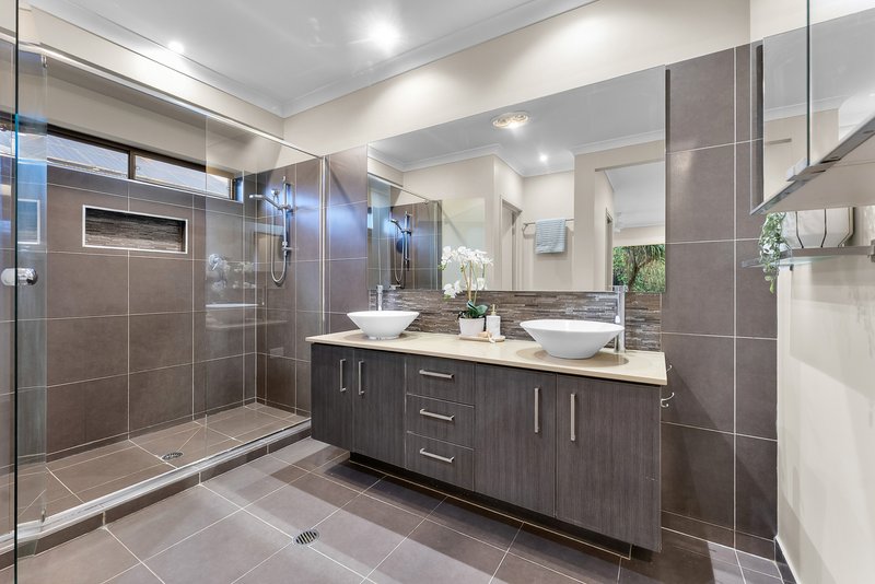 Photo - 167 Nicklaus Parade, North Lakes QLD 4509 - Image 17