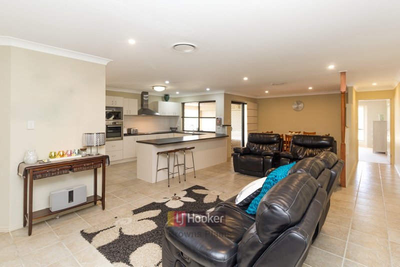 Photo - 167 Peppertree Drive, Jimboomba QLD 4280 - Image 9