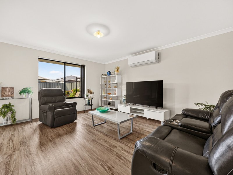 Photo - 167 Strinesdale Boulevard, Aveley WA 6069 - Image 8