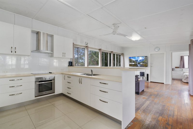 Photo - 167 Sylvan Beach Esp , Bellara QLD 4507 - Image 10