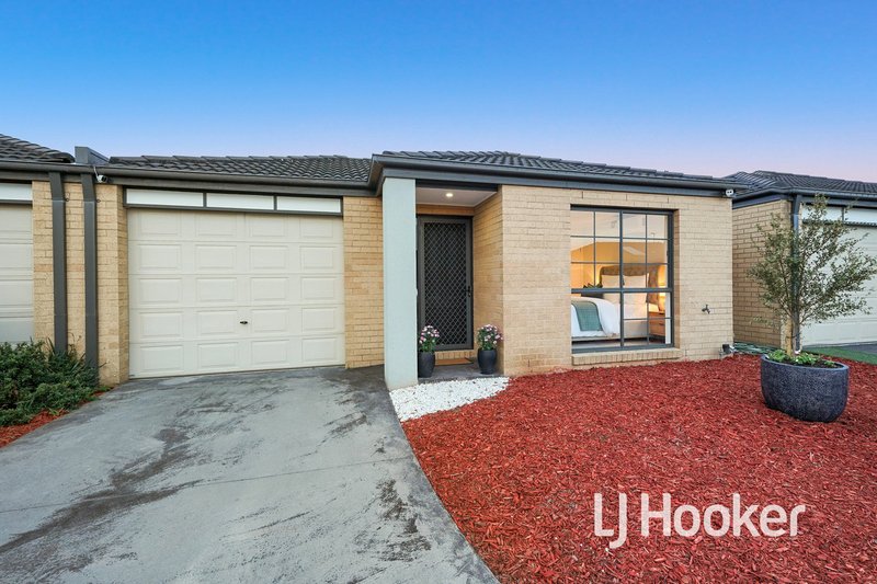 16/7 Syme Road, Pakenham VIC 3810