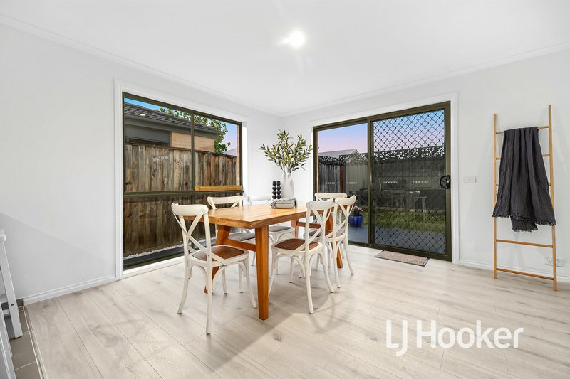 Photo - 16/7 Syme Road, Pakenham VIC 3810 - Image 6