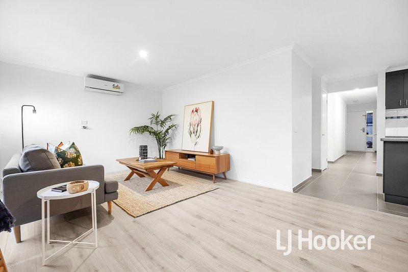 Photo - 16/7 Syme Road, Pakenham VIC 3810 - Image 8