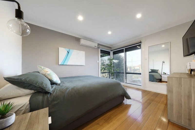 Photo - 1/677 Warrigal Road, Bentleigh East VIC 3165 - Image 7