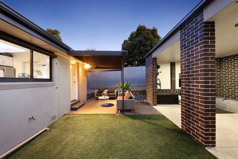 Photo - 1/677 Warrigal Road, Bentleigh East VIC 3165 - Image 9