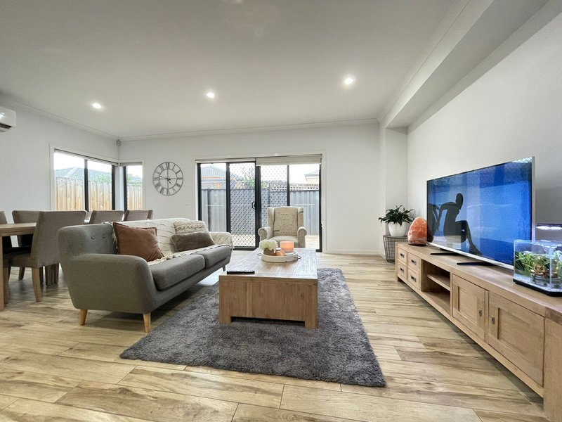 Photo - 16/78 Saltlake Boulevard, Wollert VIC 3750 - Image 2