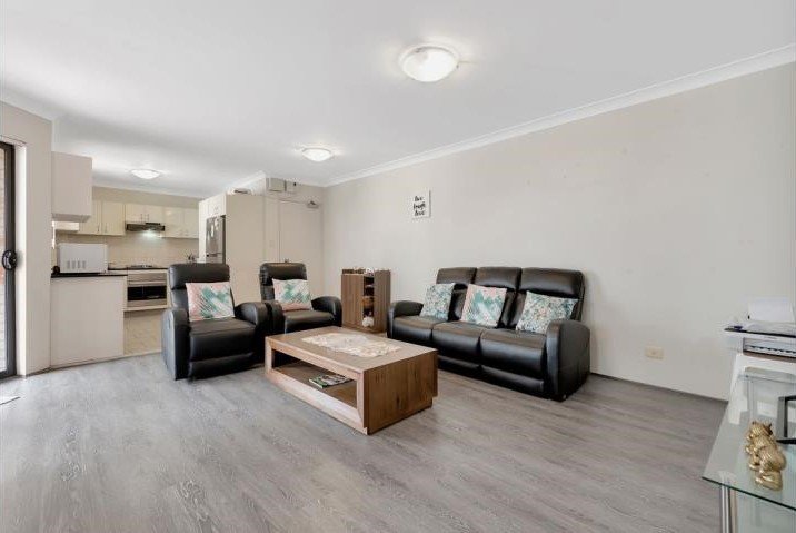 Photo - 16/8-10 Clifton Street, Blacktown NSW 2148 - Image 5