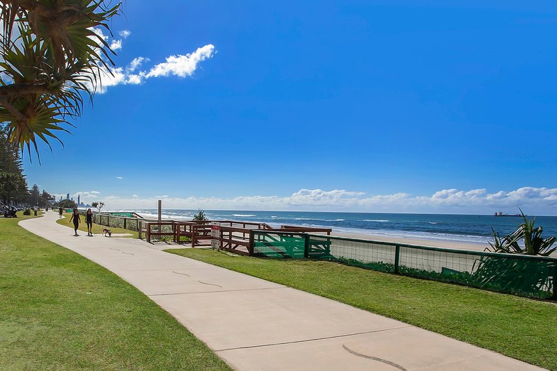 Photo - 16/8-12 Marine Parade, Miami QLD 4220 - Image 15