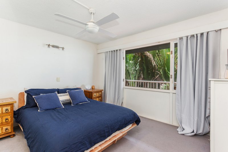 Photo - 16/8-12 Marine Parade, Miami QLD 4220 - Image 18