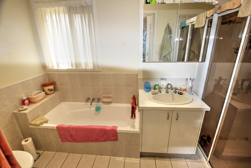 Photo - 168-170 Walker Drive, Kooralbyn QLD 4285 - Image 10