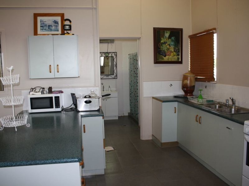 Photo - 168 Bourne Drive, Roma QLD 4455 - Image 19