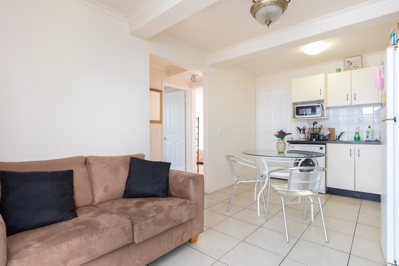 Photo - 1/68 Cambridge Street, Red Hill QLD 4059 - Image 11