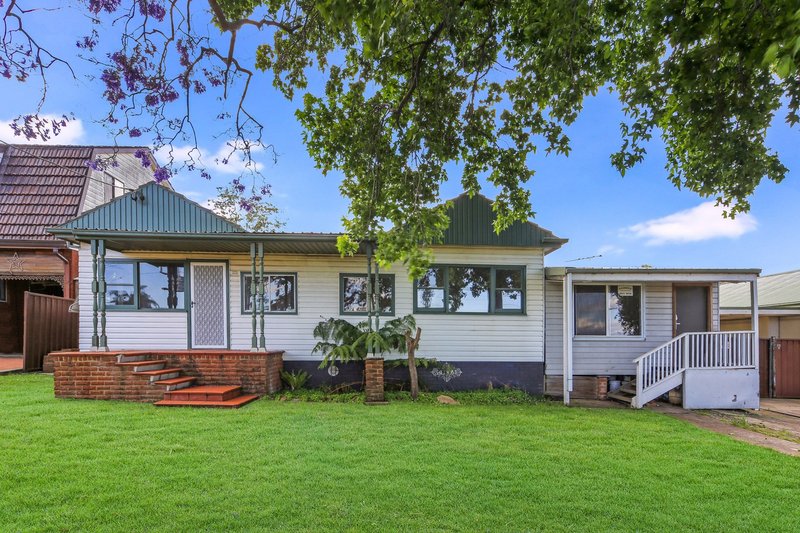 Photo - 168 Canterbury Road, Glenfield NSW 2167 - Image