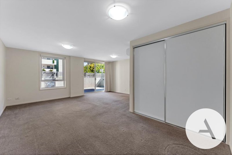 Photo - 1/68 College Street, Belconnen ACT 2617 - Image 5