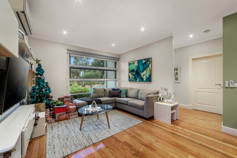 Photo - 1/68 Dorset Road, Croydon VIC 3136 - Image 2