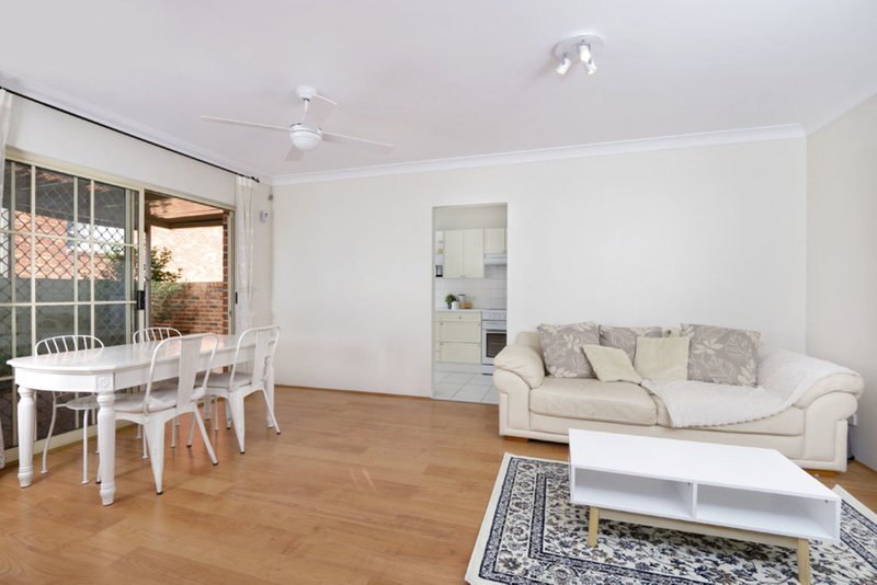 Photo - 168 Hurstville Road (Aka 2/35 Wonoona Pde East) , Oatley NSW 2223 - Image 3