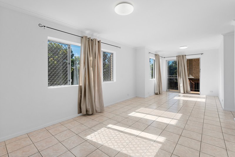 Photo - 1/68 Norman Drive, Chermside QLD 4032 - Image 2