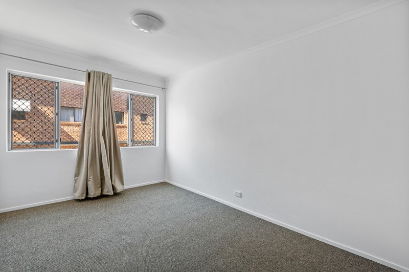 Photo - 1/68 Norman Drive, Chermside QLD 4032 - Image 6