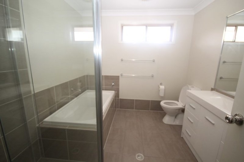 Photo - 168 North Liverpool Road, Green Valley NSW 2168 - Image 7