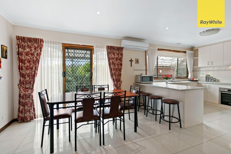 Photo - 168 William Street, St Albans VIC 3021 - Image 4