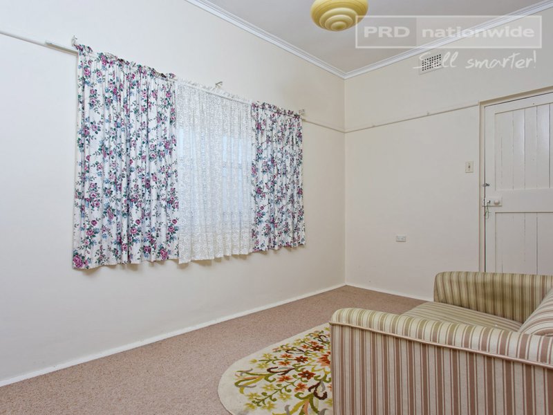 Photo - 168 Wynyard Street, Tumut NSW 2720 - Image 10