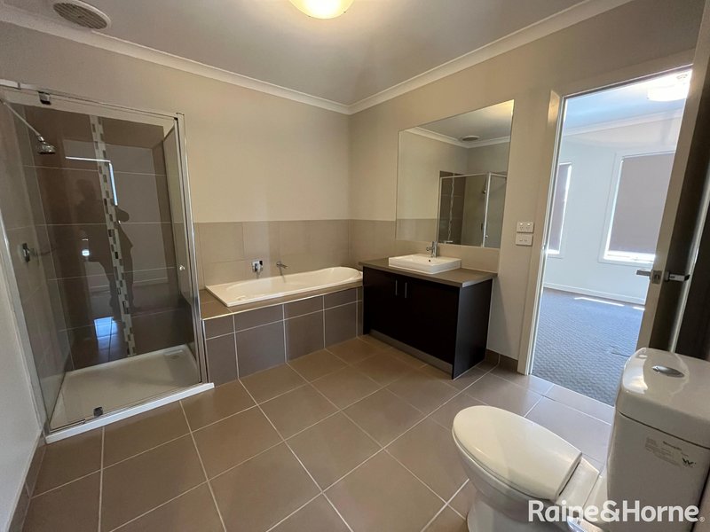 Photo - 1/69-77 Lancefield Drive, Caroline Springs VIC 3023 - Image 8