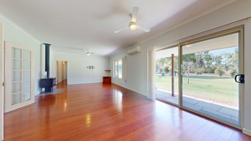 Photo - 169 Craddon Road, Oakford WA 6121 - Image 5
